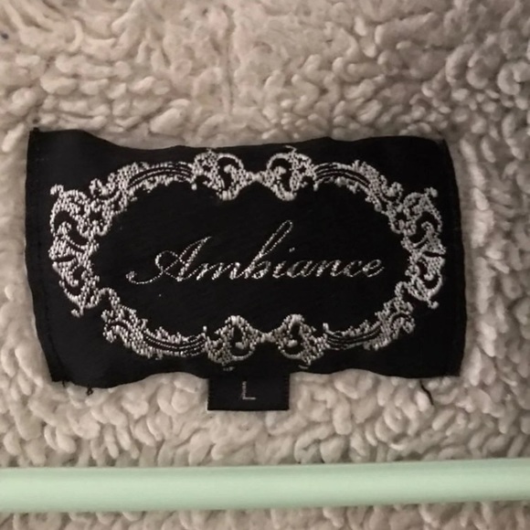 jacket - Picture 9 of 9